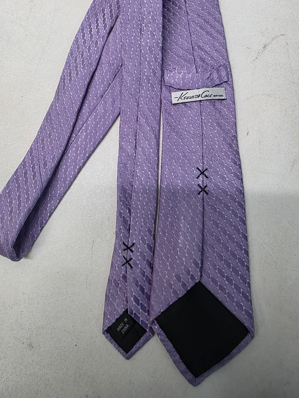 Kenneth Cole New York Men’s Silk Tie Purple Lavender Geometric Necktie